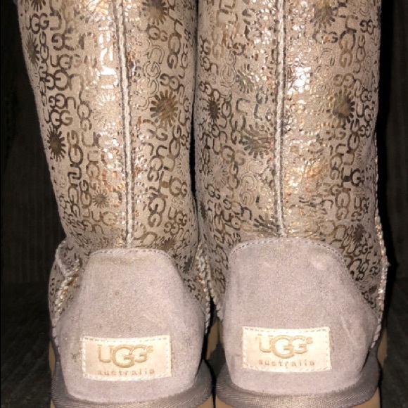 UGG Australia Limited Edition Logo, size 7, EUC - Picture 4 of 8
